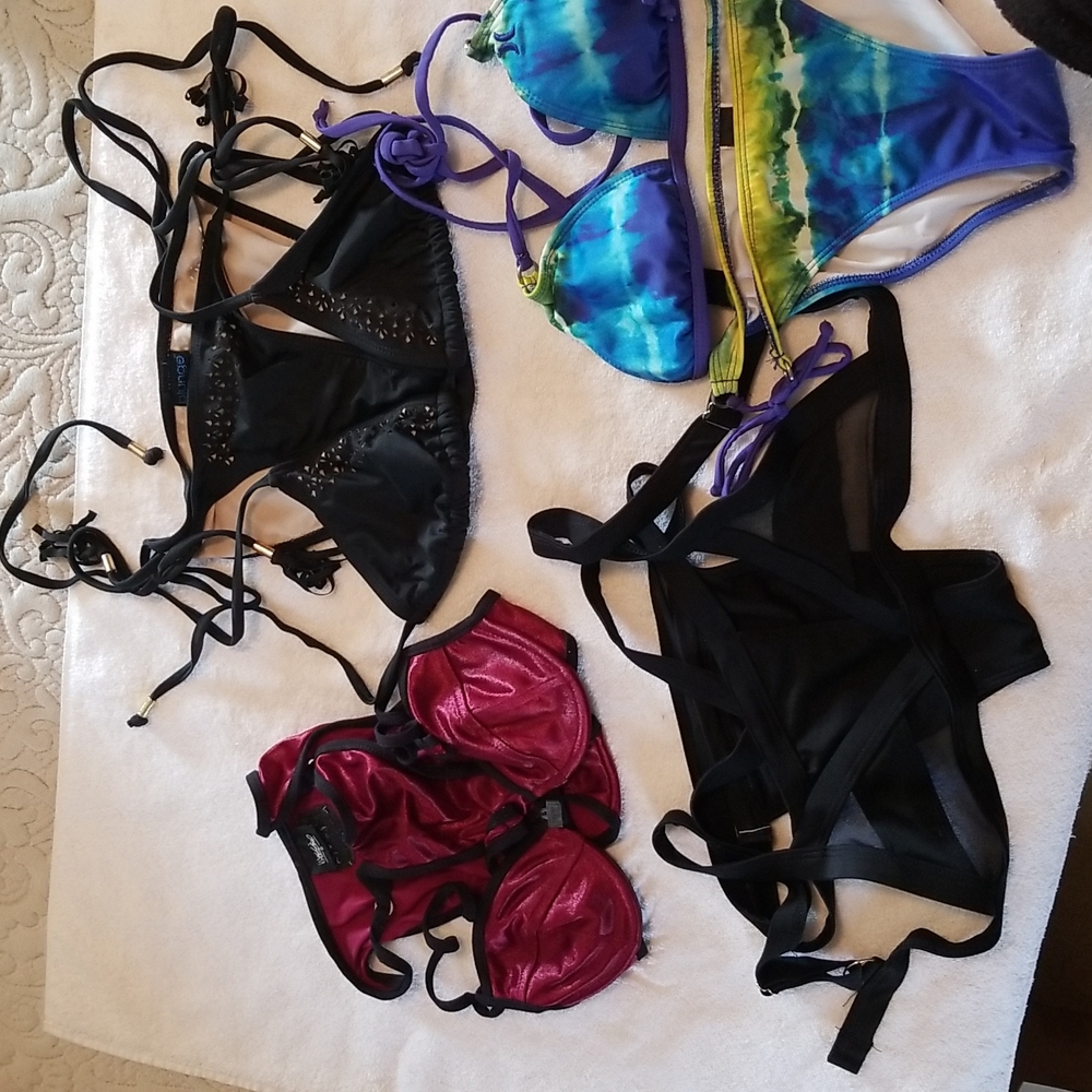 Bundle of 4 swimsuits smalls